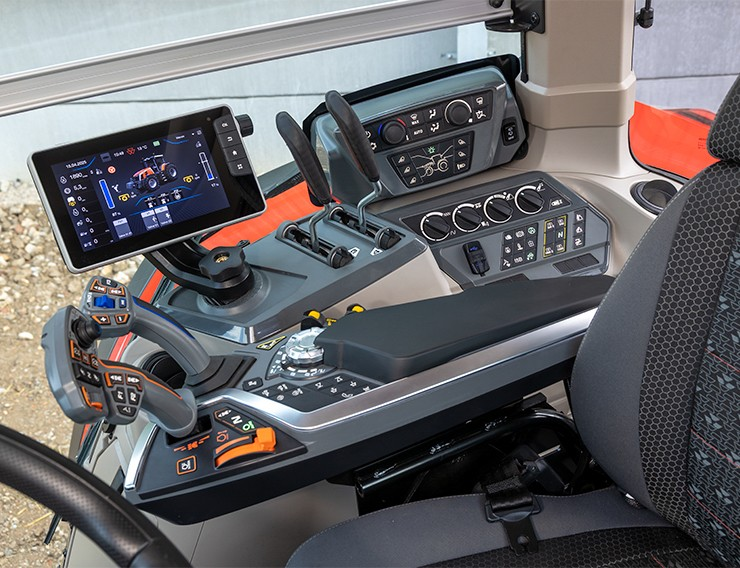 MF 8S Xtra CONTROL CENTER ARMREST